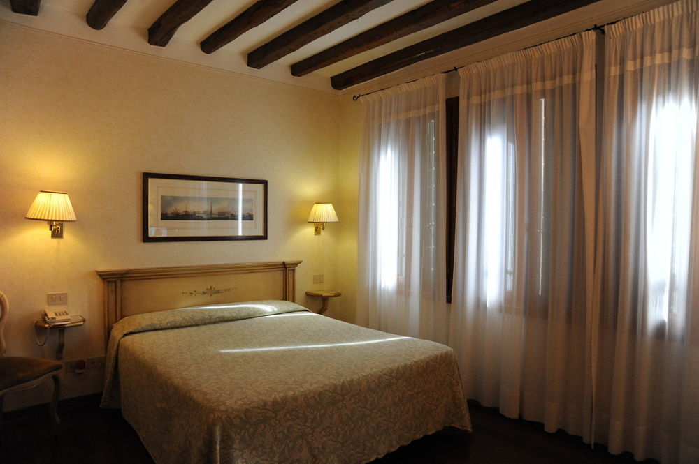 Hotel Bisanzio Venesia Bagian luar foto